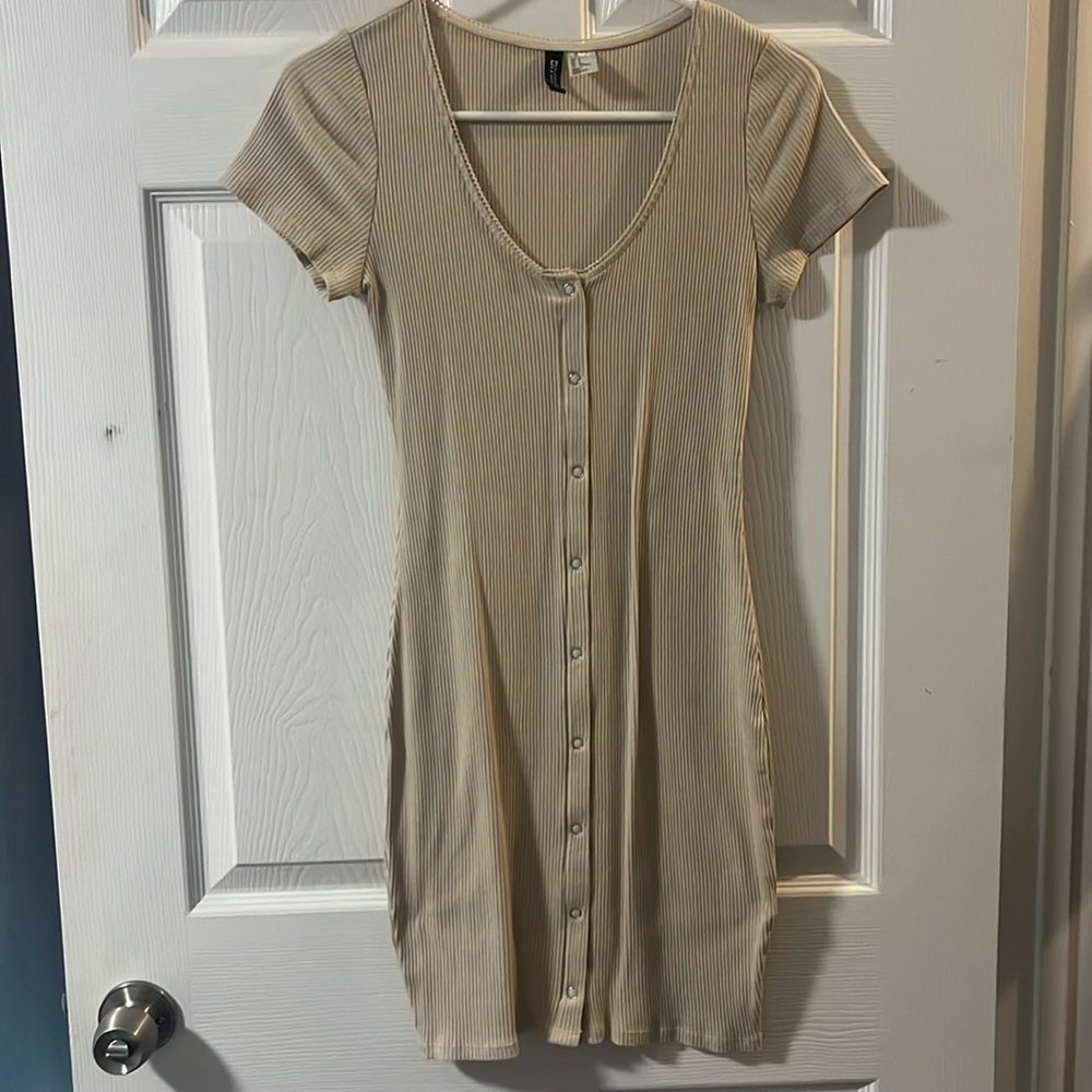 H&M tan dress Small